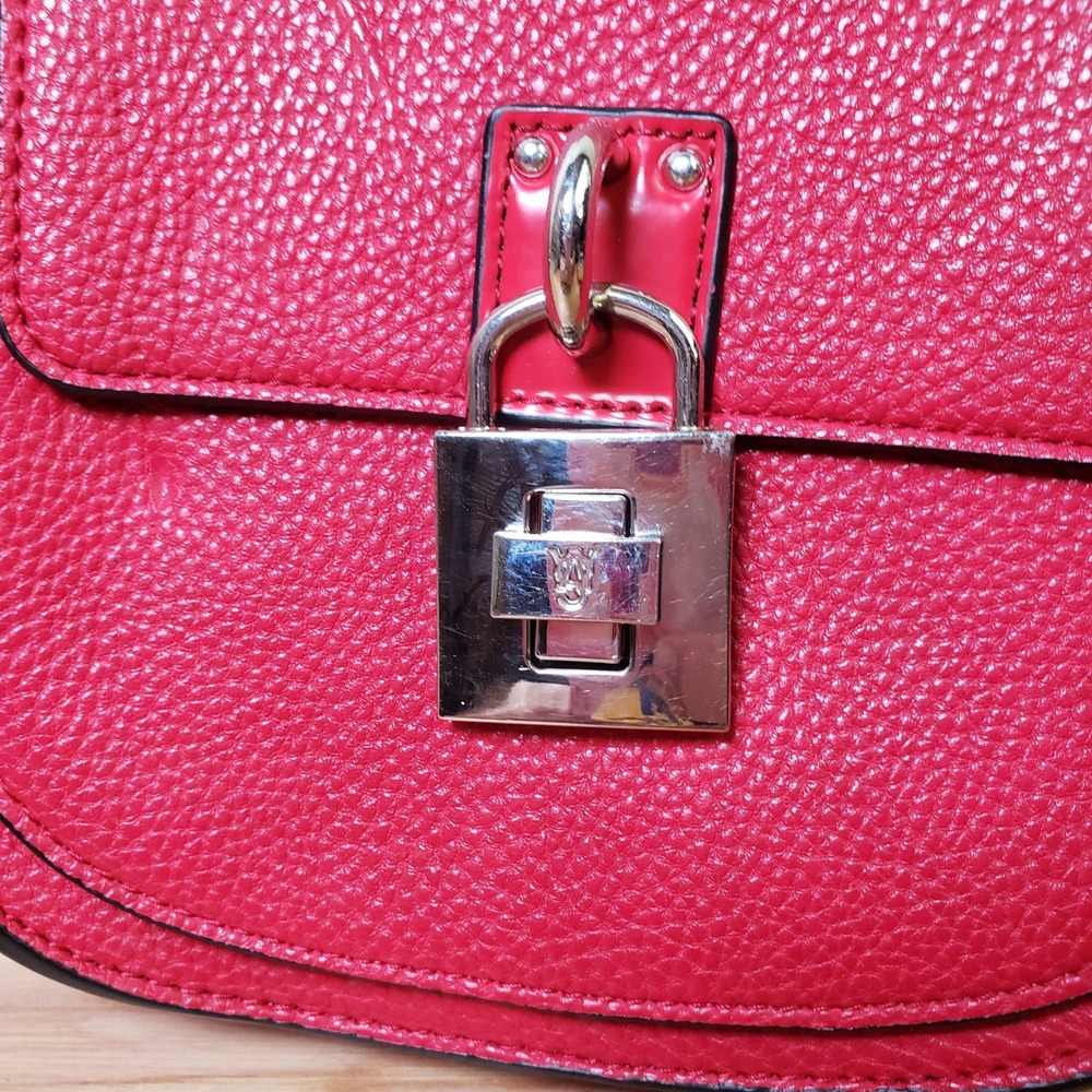 Steve Madden Padlock Structured Crossbody Purse Bag Red Faux Leather City Chic - Picture 9 of 13